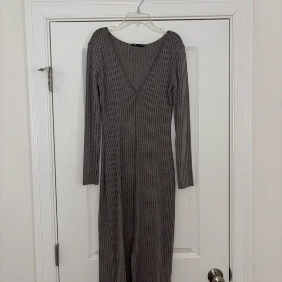 Zara Ribbed V-Neck Long Sleeve Knit Dress - Gray - Picture 6 of 7